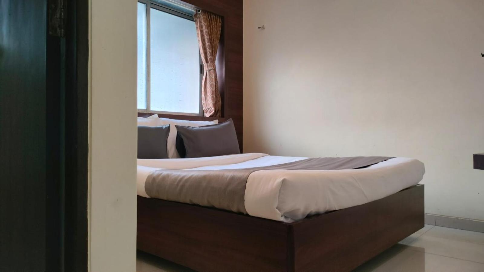Hotel Sai Nidhi Executive-Mindspace Airoli Нави Мумбаи Экстерьер фото